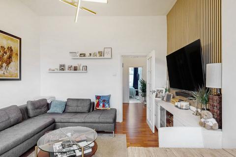 2 bedroom flat to rent, Fordwych Road, London NW2