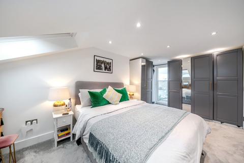 3 bedroom flat for sale, Finborough Road, Tooting, London, SW17