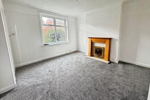 3 bedroom terraced house to rent, Welwyn Avenue, West Yorkshire WF17