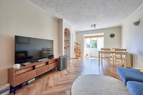 2 bedroom apartment for sale, The Larches, St. Albans AL4