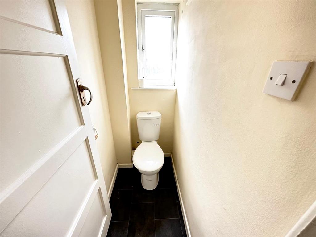 Ff wc.jpg