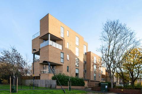 2 bedroom flat for sale, Maple Court, Elephant and Castle, London, SE17