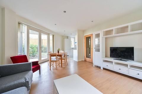 2 bedroom flat for sale, Maple Court, Elephant and Castle, London, SE17