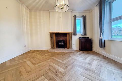 3 bedroom detached house to rent, Wath Road, Elsecar, Barnsley S74 8HJ