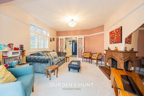 4 bedroom detached house for sale, Kings Avenue, Woodford Green IG8