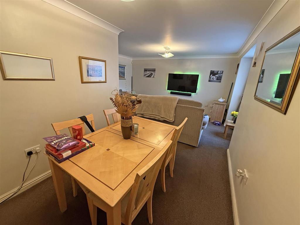 Dining room.jpg
