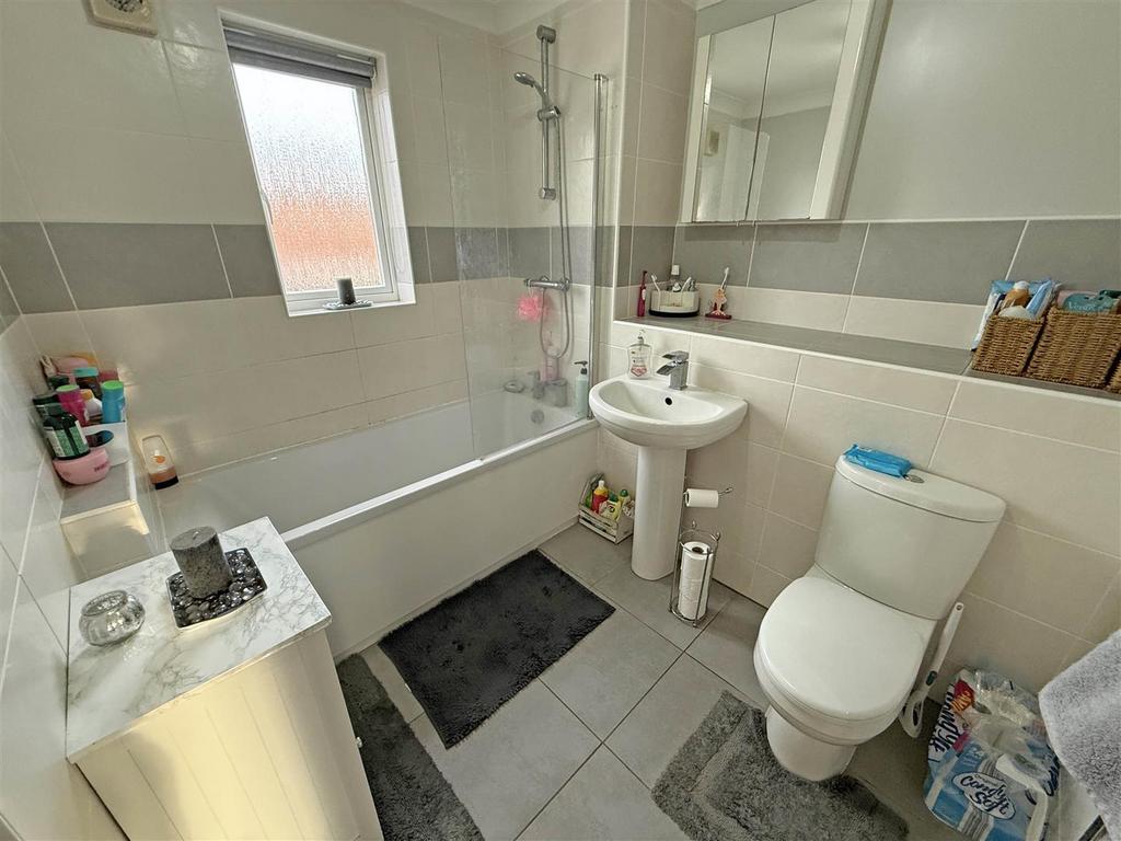 Bathroom.jpg