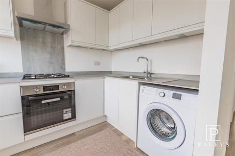2 bedroom apartment for sale, Connaught Avenue, Frinton on Sea