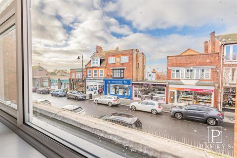 2 bedroom apartment for sale, Connaught Avenue, Frinton on Sea
