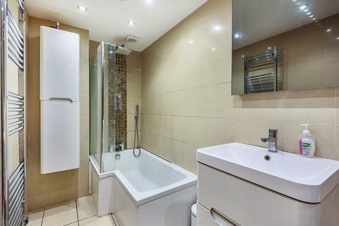 2 bedroom flat to rent, Luxor Street, London, SE5