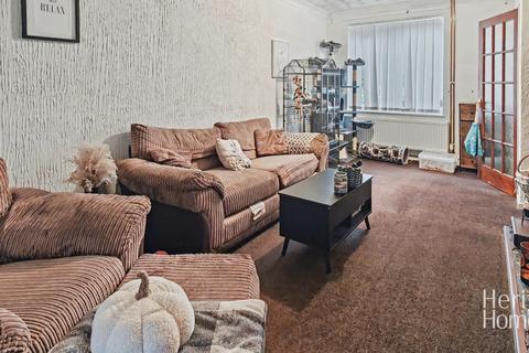 3 bedroom terraced house for sale, Barnes Close, Norwich, NR7 9DU