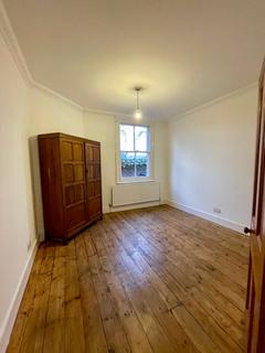 1 bedroom in a house share to rent, Broomfield Road, Surbiton, KT5