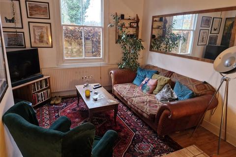 1 bedroom in a house share to rent, Broomfield Road, Surbiton, KT5