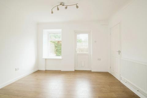 3 bedroom house to rent, Cardiff Road, Taffs Well, Caerdydd, CF15
