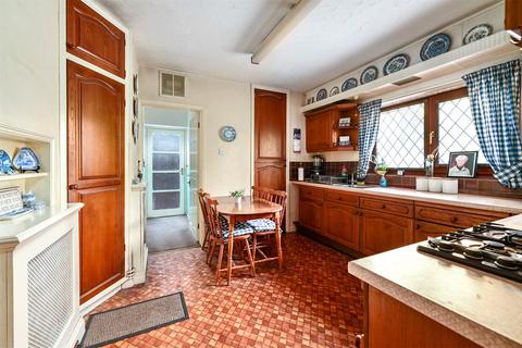 3 bedroom detached house for sale, Station Road, Farnborough GU14