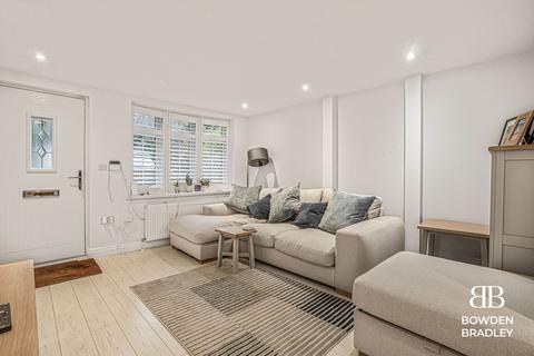2 bedroom property for sale, Lambourne Square, Lambourne End, RM4