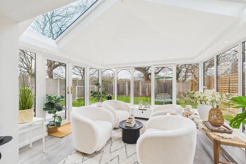 4 bedroom detached house for sale, Nuffield Close, Worcester, Worcestershire, WR2