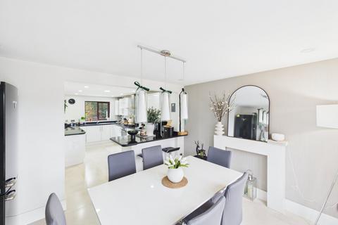 4 bedroom detached house for sale, Nuffield Close, Worcester, Worcestershire, WR2