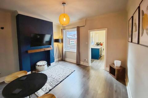 2 bedroom terraced house to rent, Amberley Street, York