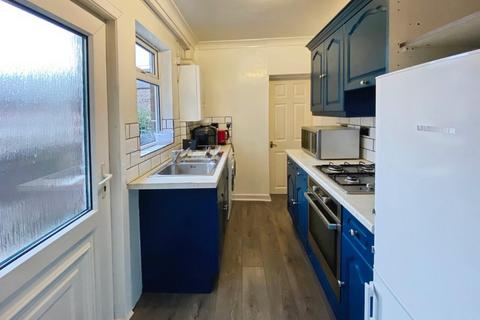 2 bedroom terraced house to rent, Amberley Street, York