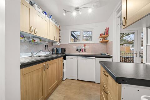 undefined, Nutley, Berkshire RG12