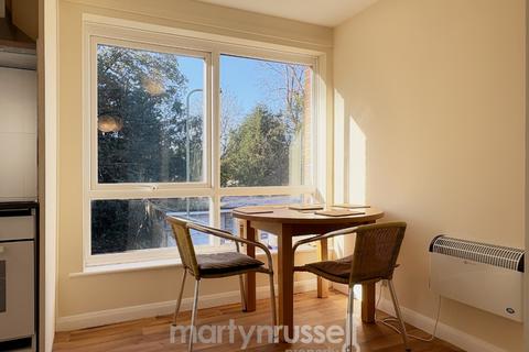 2 bedroom maisonette for sale, Lima Court, Bath Road, Reading, Berkshire, RG1 6NG