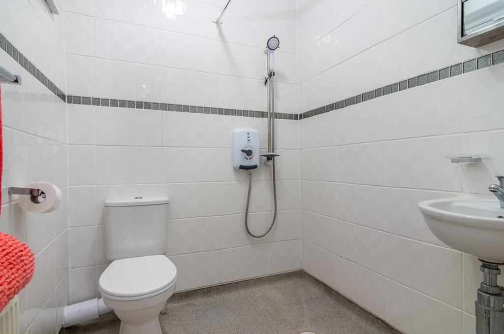 En-suite wet room