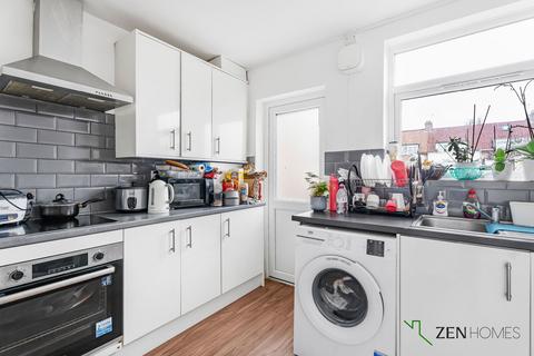 3 bedroom terraced house for sale, London N9