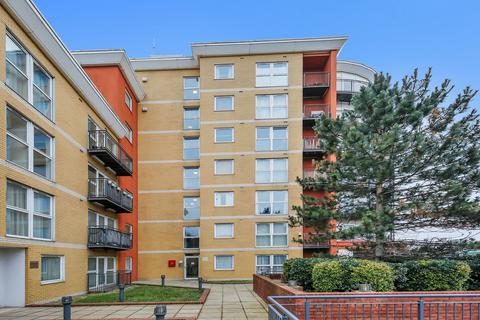 2 bedroom flat for sale, Royal Crescent, IG2