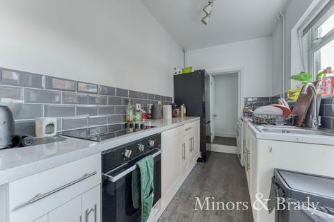 2 bedroom terraced house to rent, Hotblack Road, Heigham Grove