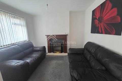 2 bedroom semi-detached bungalow to rent, Selbourne Rd, Dewsbury