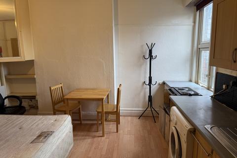 34 North End Road London, NW11 7PT
