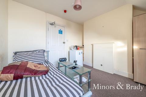 1 bedroom in a house share to rent, High Street, Lowestoft, NR32