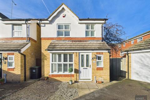 3 bedroom detached house for sale, Byewaters, Watford, WD18 8WJ