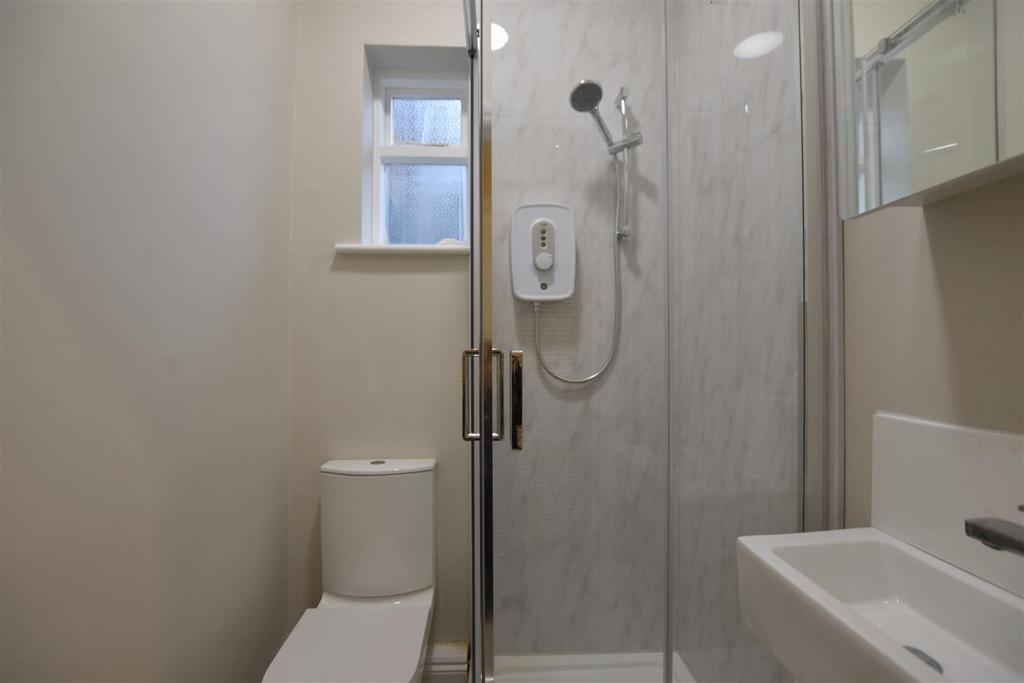 Bathroom.JPG