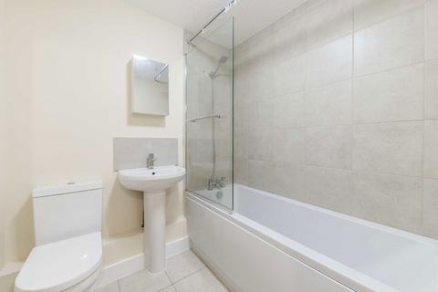 4 bedroom house to rent, Elderfield Place, London SW17