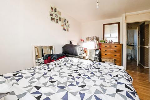 1 bedroom flat for sale, Cowbridge Lane, Barking IG11