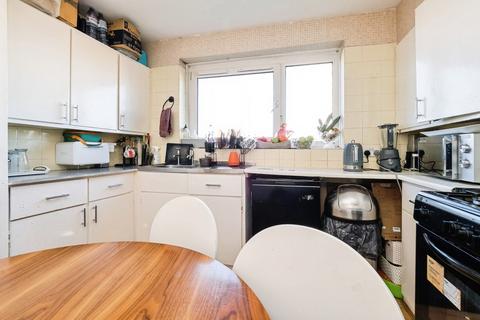 1 bedroom flat for sale, Cowbridge Lane, Barking IG11