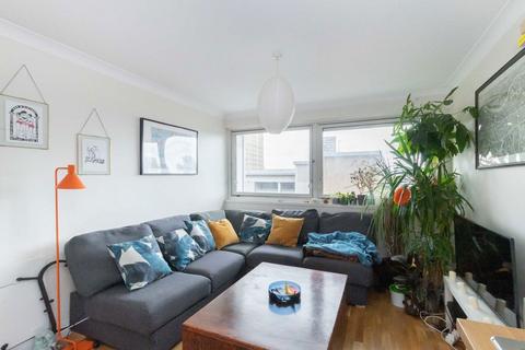 3 bedroom flat to rent, Sidney Street, London E1