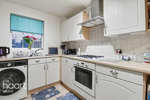 undefined, Caspian Way, Purfleet