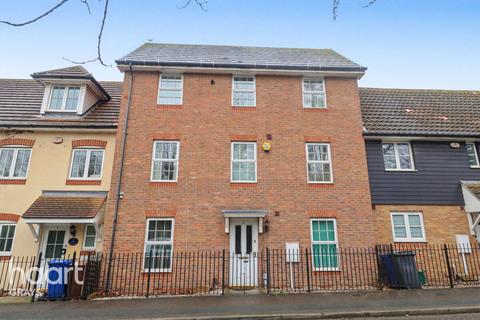4 bedroom townhouse for sale, Caspian Way, Purfleet