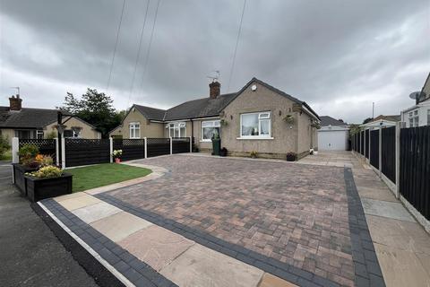 2 bedroom semi-detached bungalow for sale, Mostyn Grove, Bradford BD6