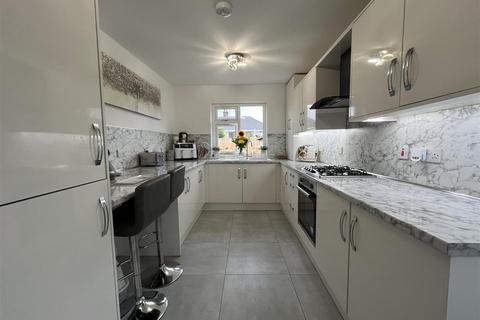 2 bedroom semi-detached bungalow for sale, Mostyn Grove, Bradford BD6