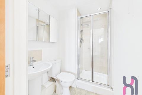 2 bedroom flat to rent, Endeavour House, 1b Elmira Way, M5