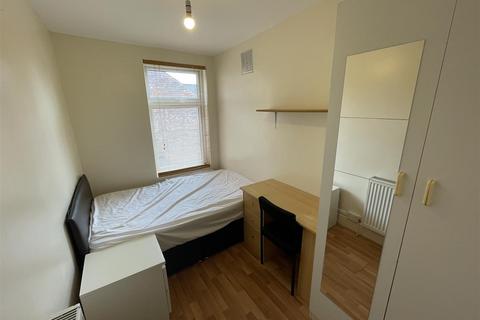 3 bedroom terraced house for sale, Wilberforce Road, Leicester