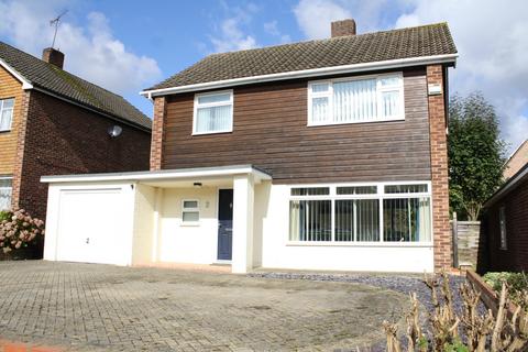 3 bedroom detached house to rent, Calder Close, Maidenhead, Berkshire