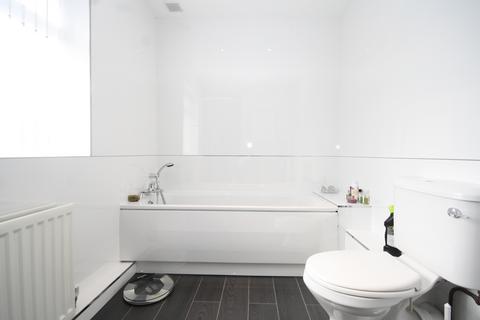 3 bedroom detached house to rent, Calder Close, Maidenhead, Berkshire