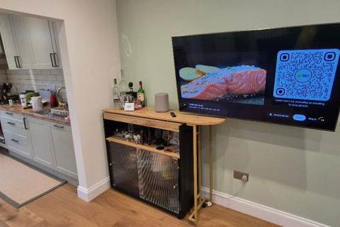 1 bedroom in a flat share to rent, Mora Road, London NW2
