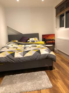 3 bedroom terraced house to rent, Romany Garden, London E17