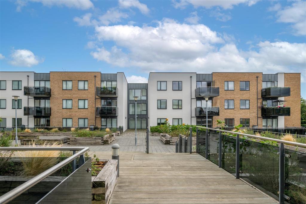 Russell Square courtyard externals -5.jpg